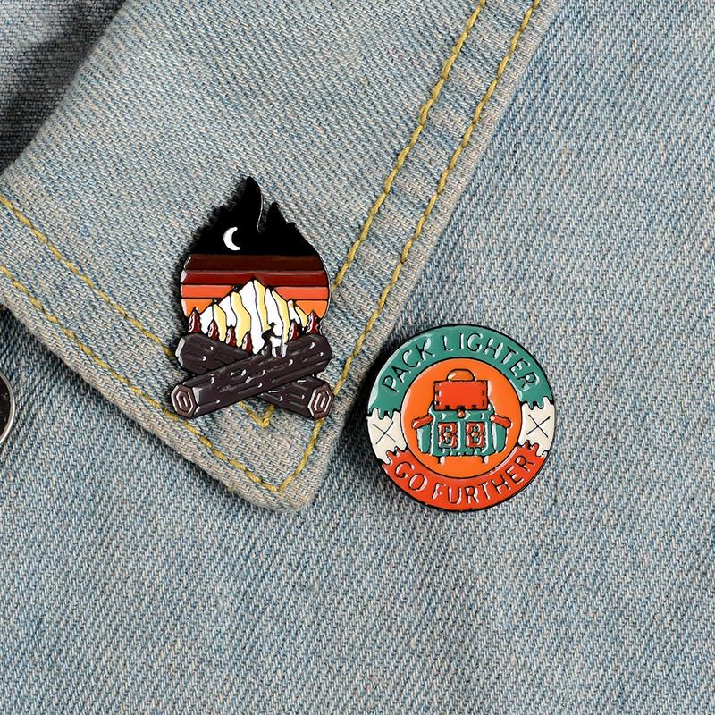 Na zewnątrz ognisko emalia Pin – Outdoor Adventure Friends recenzja i cena