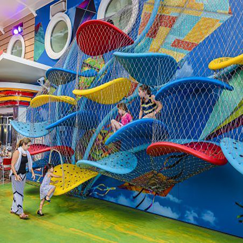 Niestandardowe stalowe element – Outdoor Adventure Center recenzja i cena